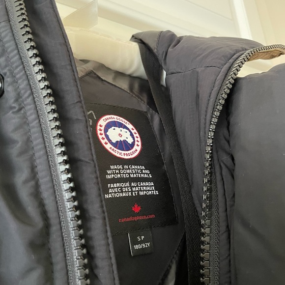 Canada Goose Armstrong Parka - Picture 3 of 7